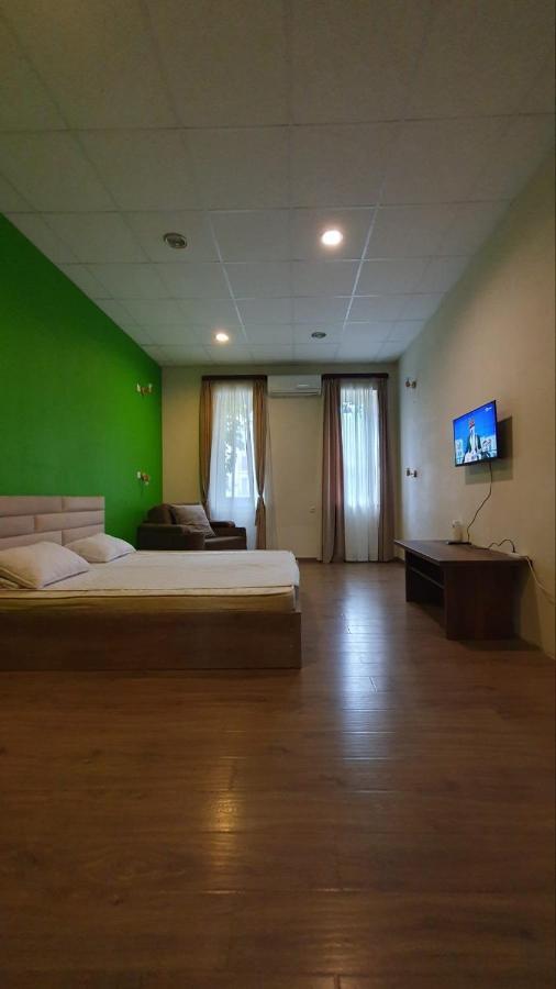 Your Home Hotel Tbilisi Buitenkant foto