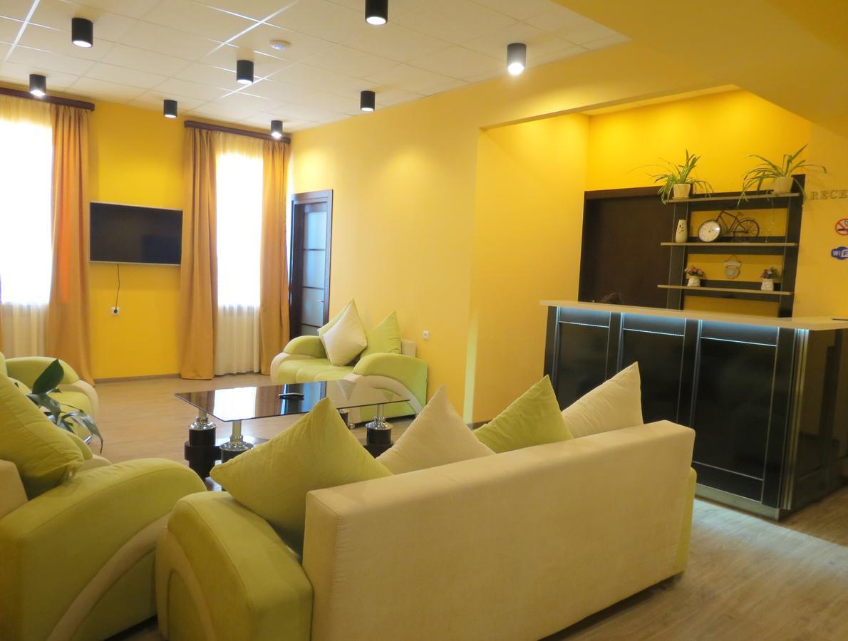 Your Home Hotel Tbilisi Buitenkant foto