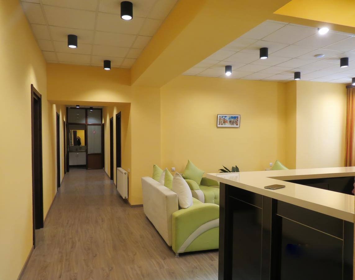 Your Home Hotel Tbilisi Buitenkant foto